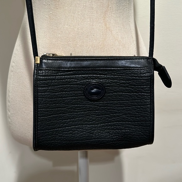 Dooney & Bourke Handbags - Dooney & Bourke Vintage black leather medallion logo crossbody bag